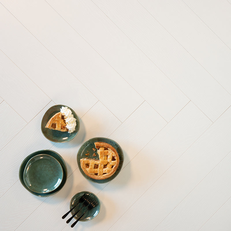 Douwes Dekker Galant visgraat Koriander, eiken wit gelakt met rondom velling